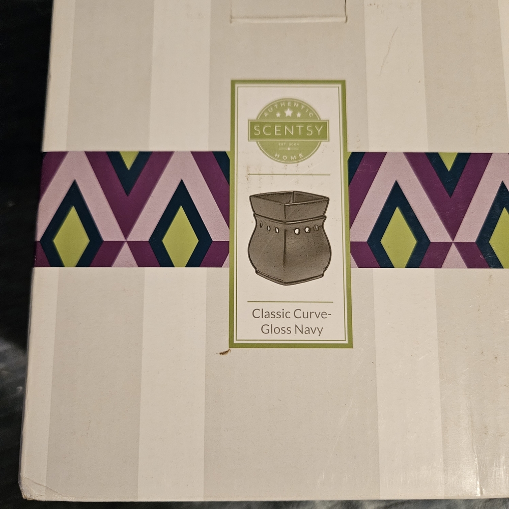 Scentsy Navy Classic Curve Ceramic Warmer - Picture 5 of 5